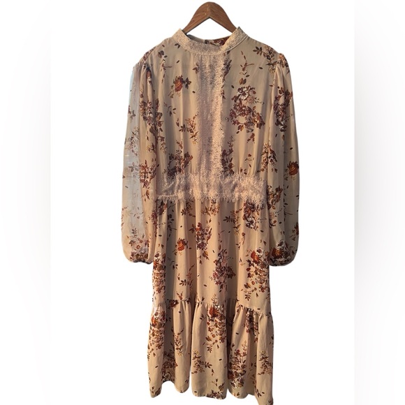 Xhilaration Dresses & Skirts - Xhilaration Beige Floral Long Sleeve Dress